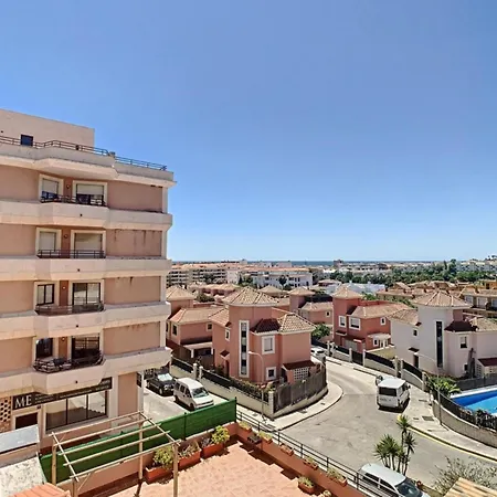 Con Terraza Y Piscina *